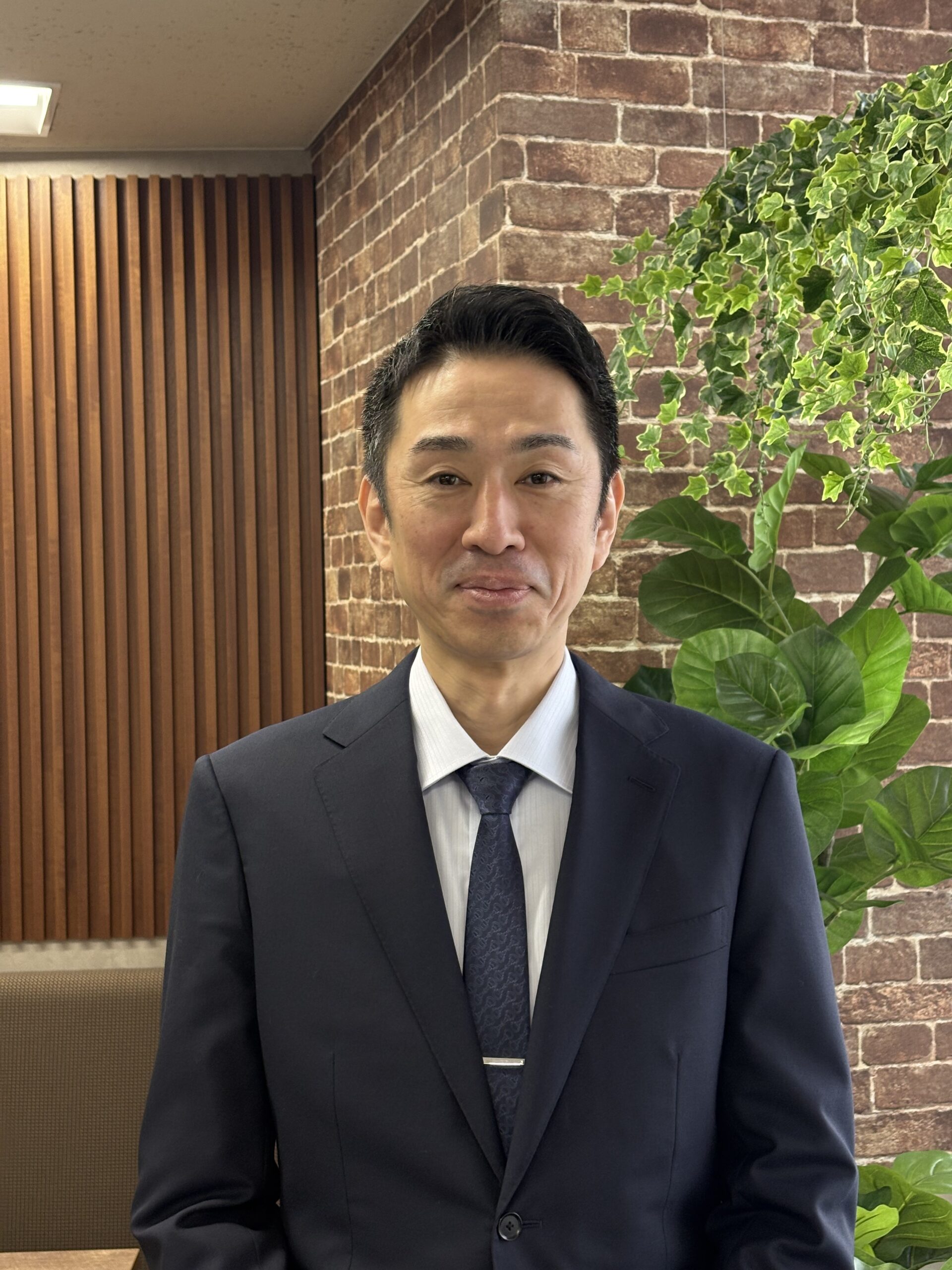 代表取締役社長　安彦隆司